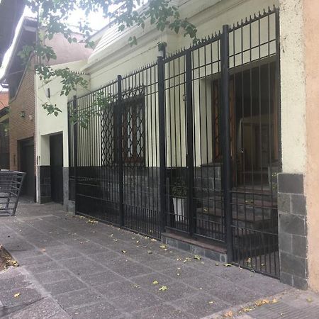 Casa Cerca Del Centro Bed&Breakfast Мендоса Екстериор снимка
